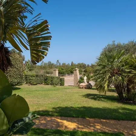 Il Falconiere Szálloda 3*